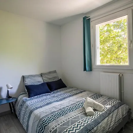 Appartement T4 Au Pied Des Remparts - Parking Gratuit
